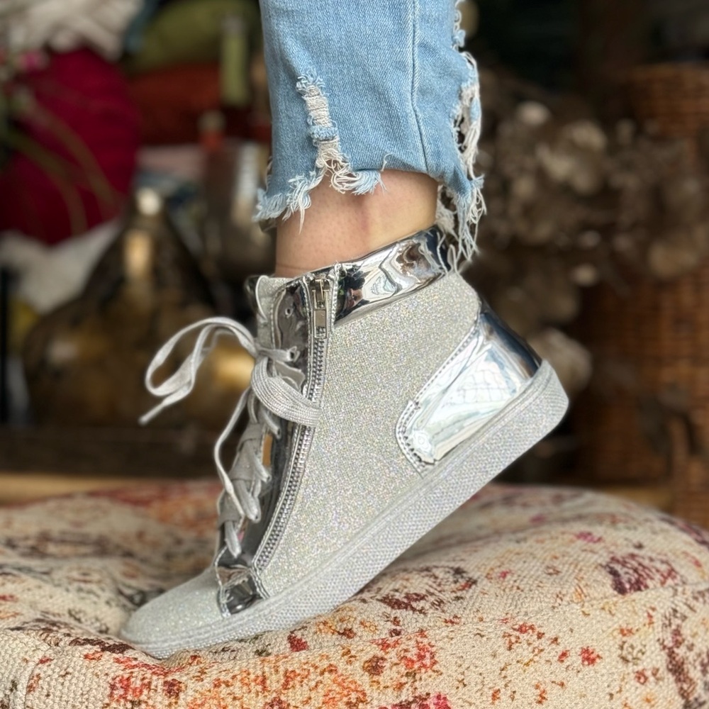 Stylish sneakers silver high-top sneaker in pewter glitter